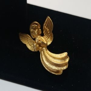 Angel pin/brooch